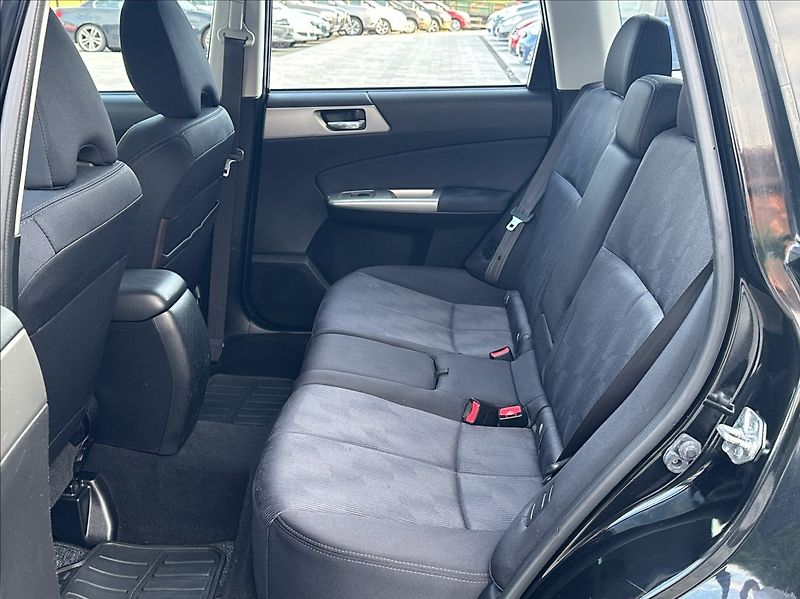 Subaru Forester 2,0 150PS  Comfort A/T 4x4 - fotka 14 z 50