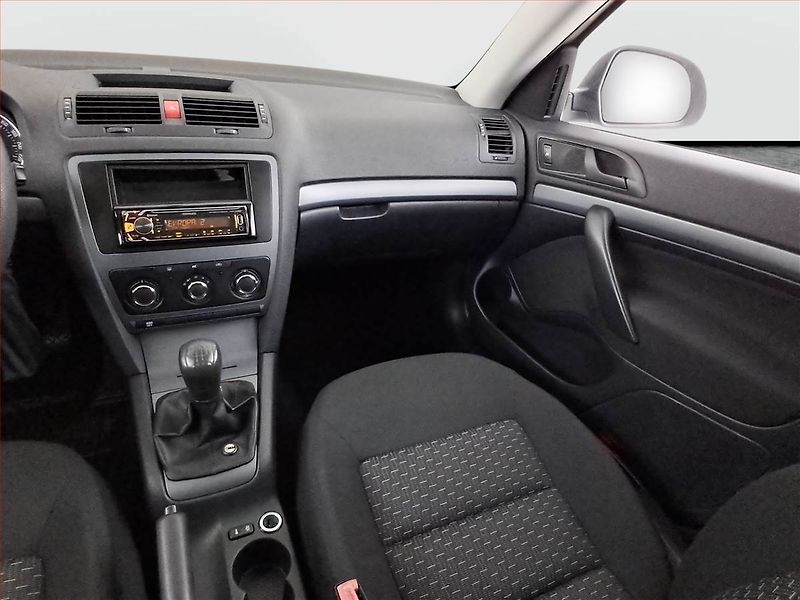 Škoda Octavia (2011) 1.6 - fotka 8 z 15