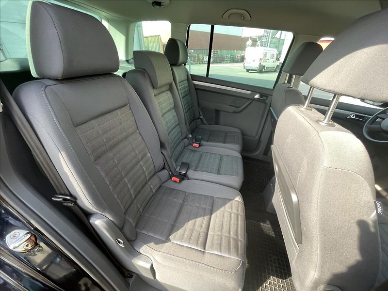 Volkswagen Touran 1,4TSI 103kW*jen 96.tis.km*Roz - fotka 28 z 40