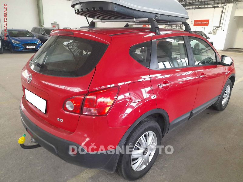 Nissan Qashqai (2008) 2.0DCi 4x4 - fotka 2 z 3