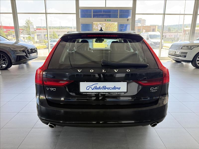 Volvo V90 2,0   140kW,D4,AWD,SERVISKA, - fotka 5 z 34