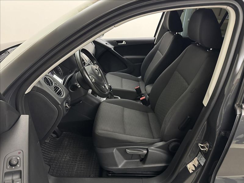 Volkswagen Tiguan 2,0 110kW 4X4 NAVI SERVIS TZ - fotka 34 z 41