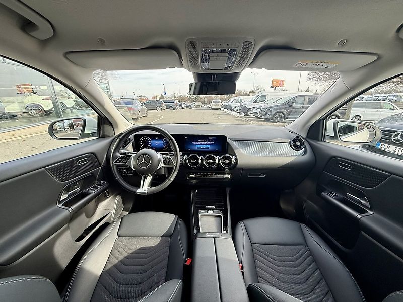 Mercedes-Benz GLA (2025) 220 4MATIC - fotka 17 z 40