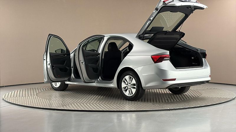 Škoda Octavia 2.0 TDI DSG Ambition - fotka 7 z 24