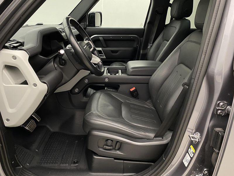 Land Rover Defender 110 D250 HSE AWD AUT CZ - fotka 3 z 51
