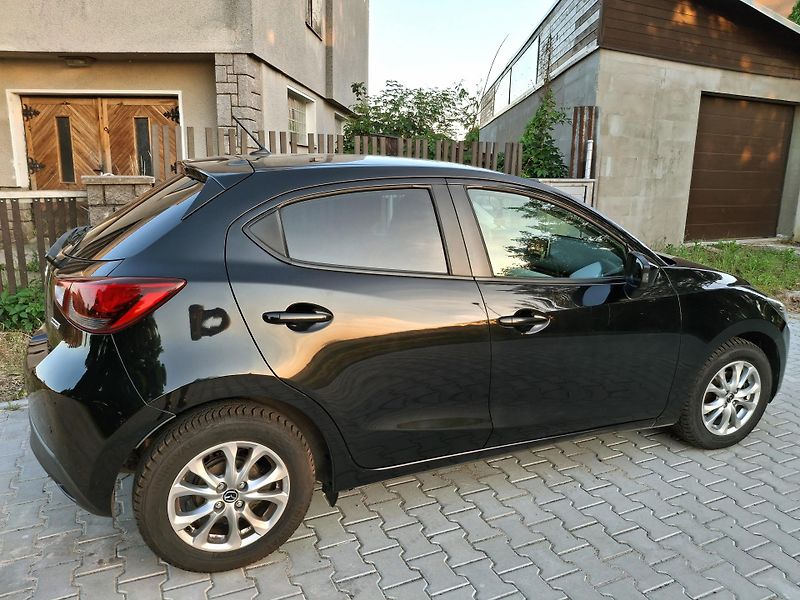 Mazda 2 1.5 benzin  - fotka 10 z 41