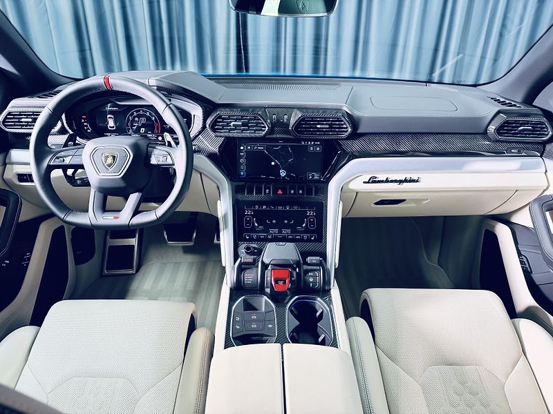 Lamborghini Urus (2024) S 23 MASAŽ HUD CARBON ZÁRUKA - fotka 48 z 50