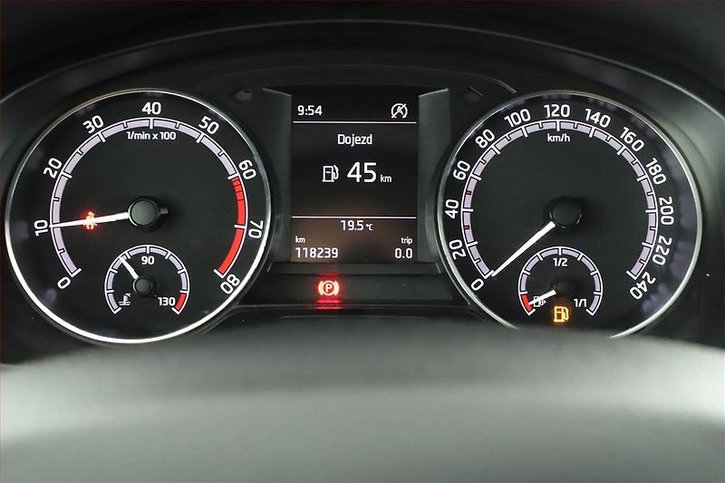 Škoda Rapid (2019) Style Plus 1.0 TSI, Serv.kniha - fotka 11 z 17