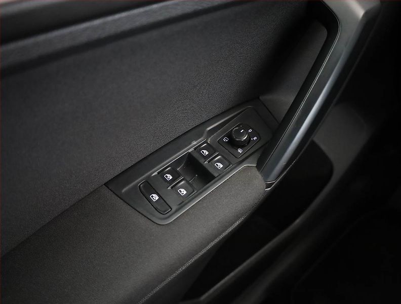 Volkswagen Tiguan (2019) Comfortline 2.0 TDI, 4X4 - fotka 17 z 19