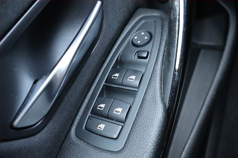 BMW Řada 4 (2015) Sport Line 420d, Automat, Navi - fotka 21 z 25