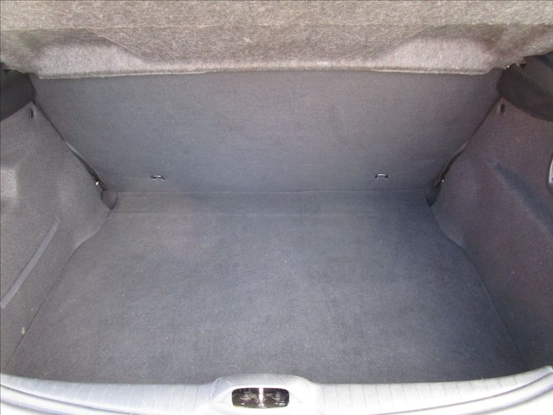 Peugeot 208 1.0i - fotka 32 z 40