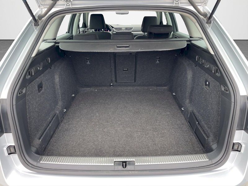 Škoda Superb (2022) 2.0 TDI 110kW DSG Style Plus c - fotka 32 z 34
