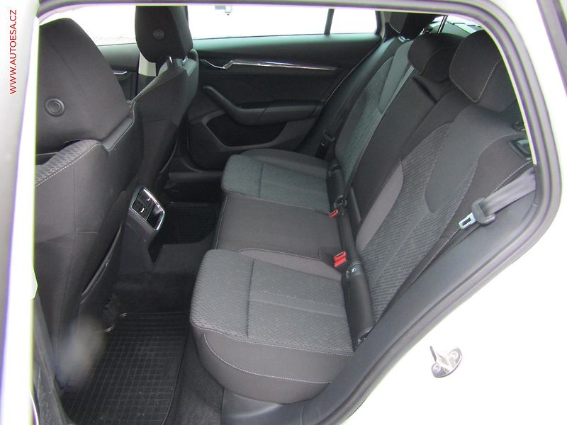 Škoda Octavia (2020) 2.0TDi, Style, LED, navi - fotka 10 z 21