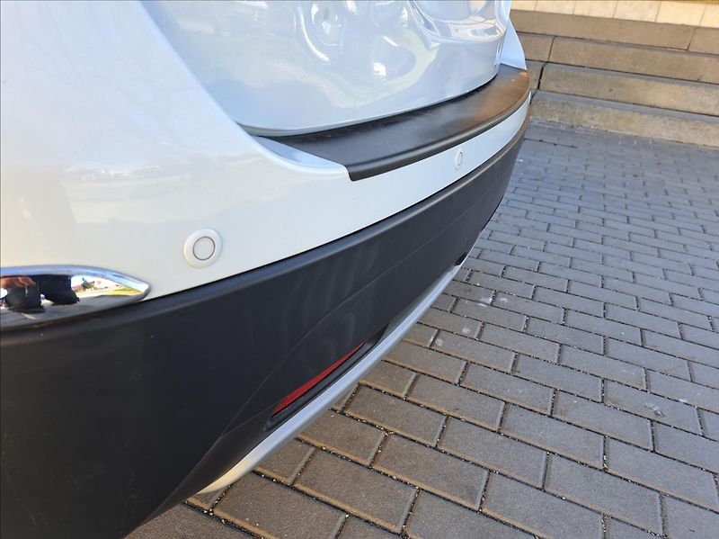 Suzuki SX4 S-Cross 1,6 DDiS - fotka 18 z 58