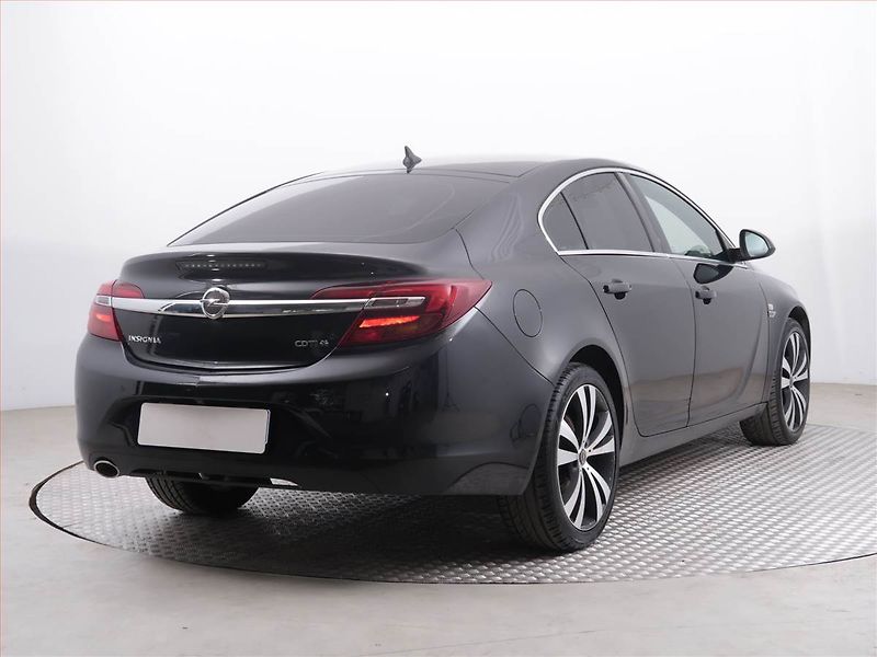 Opel Insignia (2015) 2.0 CDTI, 4X4, Automat, Navi - fotka 5 z 20