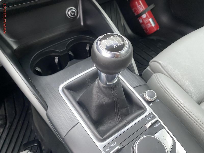 Audi A3 (2017) 1.6 TDi, Bixen, panor, kůže - fotka 16 z 20
