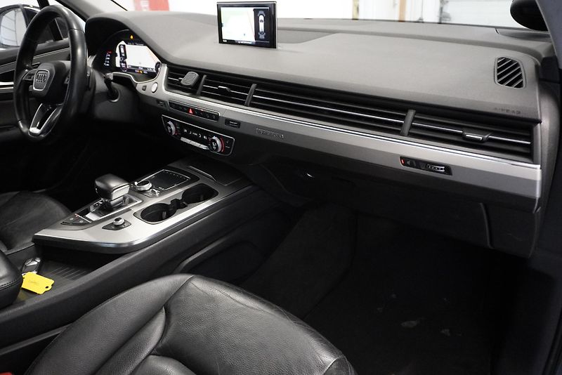 Audi Q7 3.0 TDI QUATTRO AUTOMAT - fotka 30 z 33