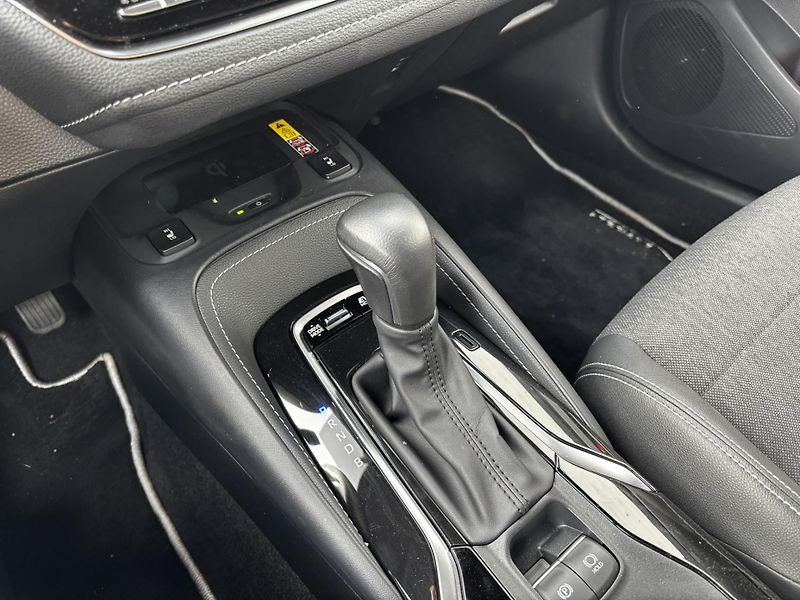 Toyota Corolla (2024)  Touring Sports Style 1.8 - fotka 9 z 13