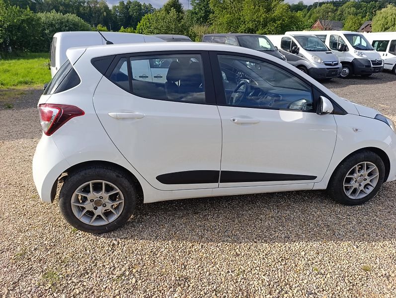 Hyundai i10 (2019) 1.0 Family club - fotka 10 z 23