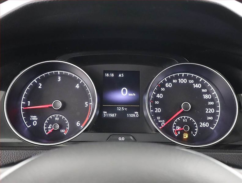 Volkswagen Golf (2015) 2.0 TDI, Navi, Park. senzory - fotka 11 z 19