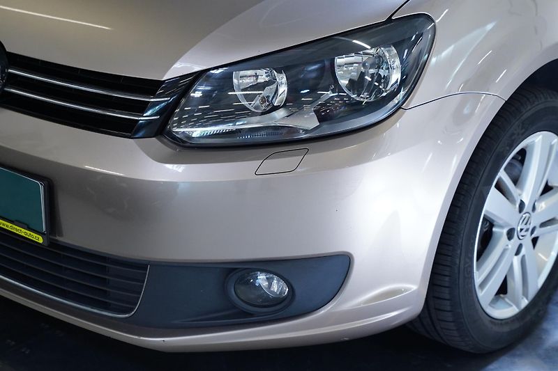 Volkswagen Touran - fotka 9 z 24