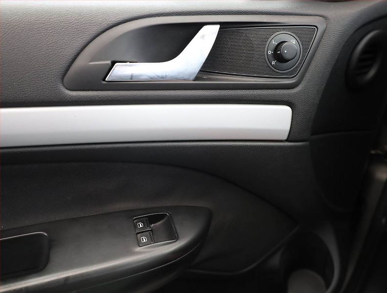 Škoda Octavia (2009) 2.0 TDI, Tažné, zamluveno - fotka 10 z 11