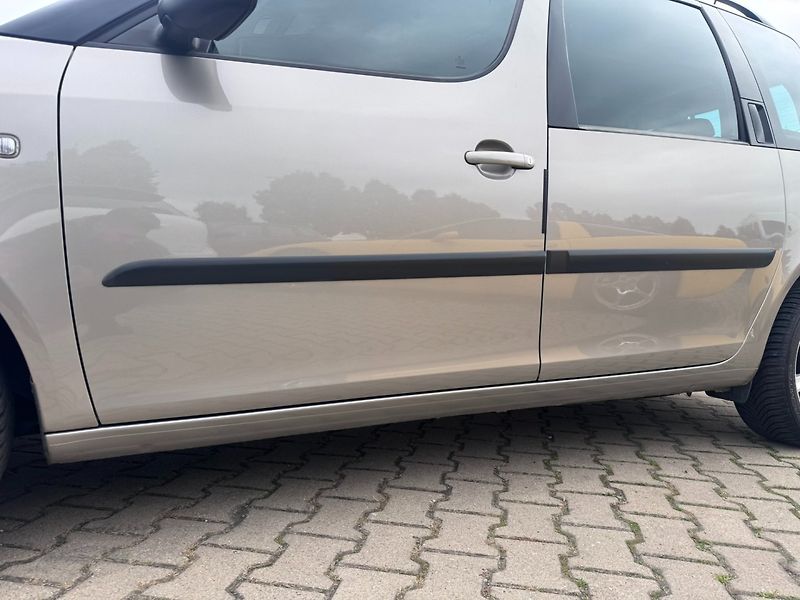 Škoda Roomster (2011) 1,6 TDI 77 KW KILOMETRY TAŽNÉ - fotka 18 z 50