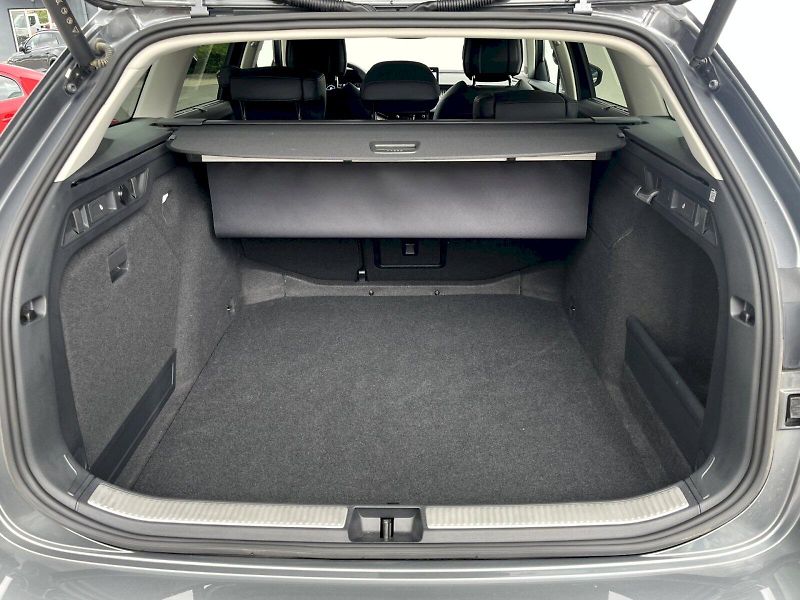 Škoda Superb (2024) kombi L & K 2.0 TDI 110 kW 7°D - fotka 34 z 35