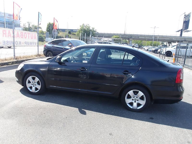 Škoda Octavia 2,0TDi JEZDÍ VÝBORNĚ ! - fotka 3 z 42