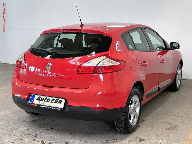 Renault Mégane (2009) 1.6i, 2.maj,ČR, AC - fotka 4 z 13