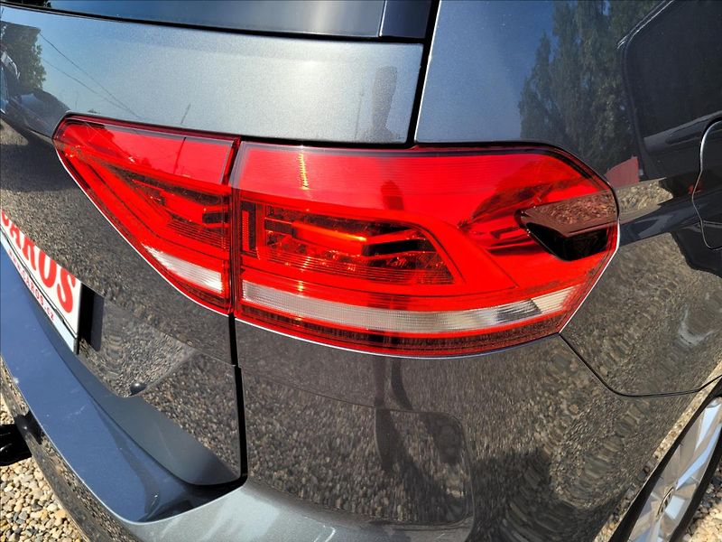 Volkswagen Touran 1,5 Již není k dispozici - fotka 46 z 50