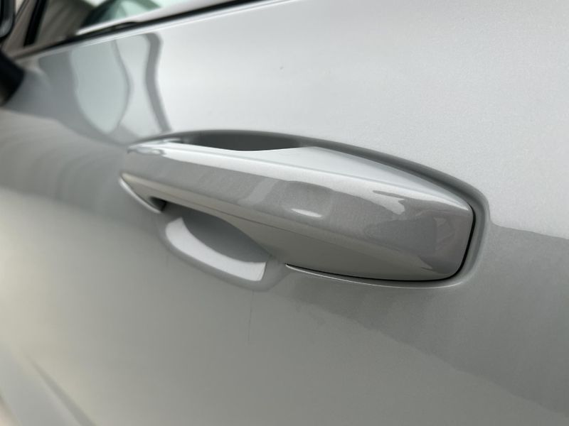 Volvo V60 B4 PLUS DARK AUT 1.maj. - fotka 16 z 43