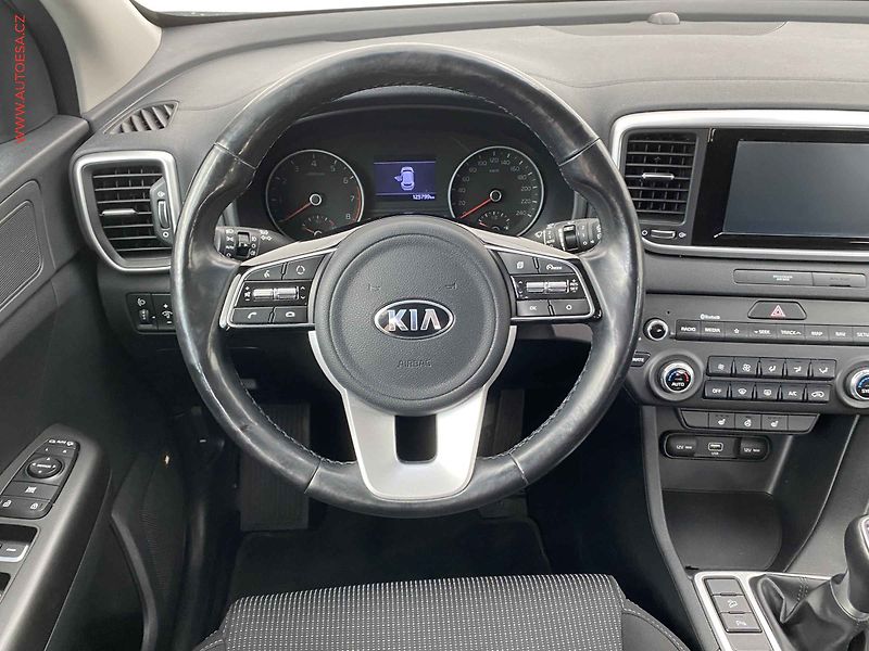 Kia Sportage (2018) 1.6 GDi, Vision, navi, kamera - fotka 11 z 18