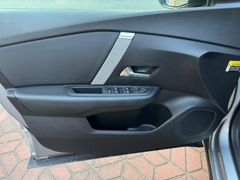 Citroën C4 1.2i 130 S&s 1.MAJITEL ČR DPH  - fotka 27 z 30