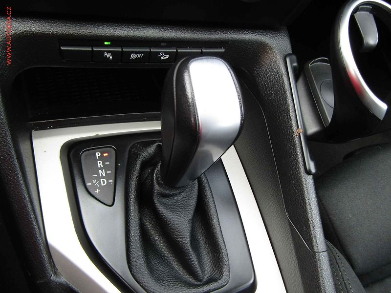 BMW X1 (2011) 2.0d xDrive18d, AT, bixen - fotka 16 z 18