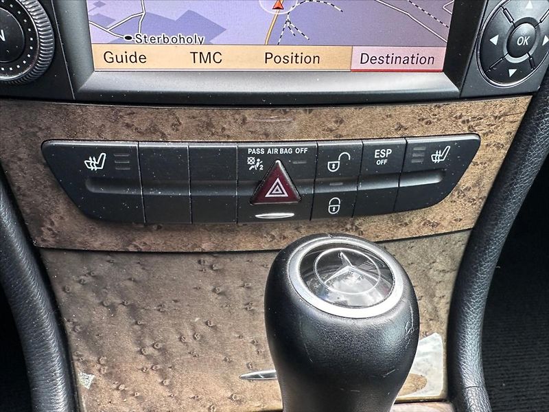 Mercedes-Benz Třídy E E 320 CDI Avantgarde - fotka 26 z 32