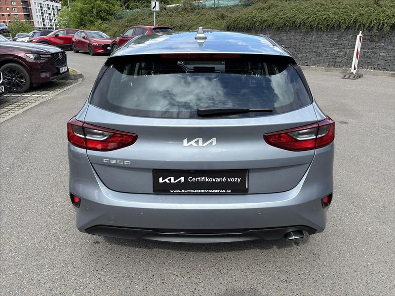 Kia Ceed 1,5 TGDi AT Spin 1.ČR ZÁRUKA - fotka 4 z 39