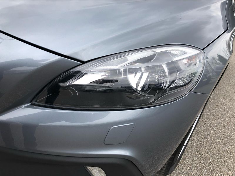 Volvo V40 D3 Cross Country - fotka 26 z 29