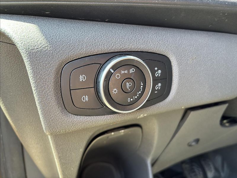 Ford Transit Custom 2,0 EcoBlue 79kW Kombi Van L1 - fotka 19 z 27