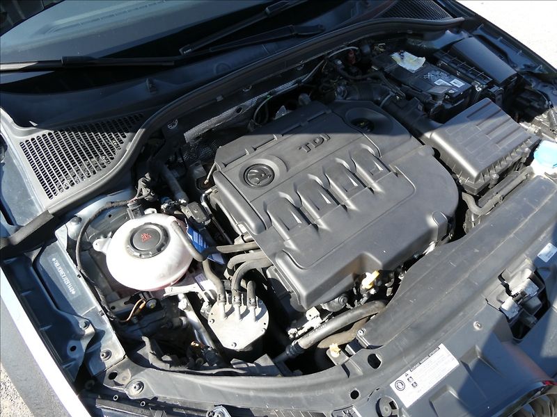 Škoda Octavia 2,0 TDi 135kW RS DSG, serviska - fotka 40 z 49