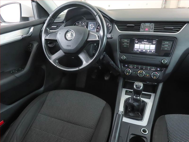 Škoda Octavia (2014) Ambition Plus 1.2 TSI - fotka 7 z 15