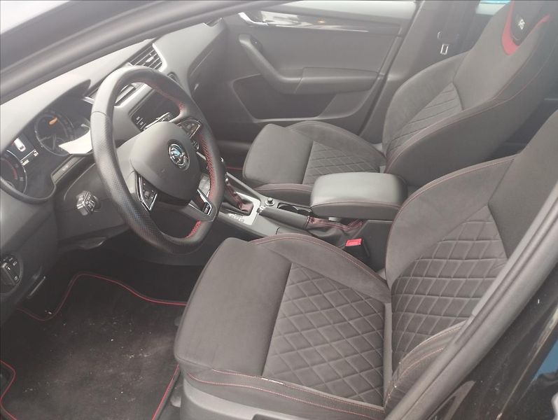 Škoda Octavia 2,0 TSi RS 169KW DSG  WEBASTO - fotka 7 z 20