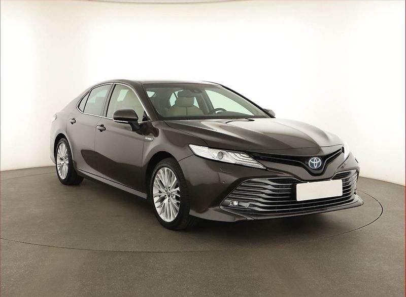 Toyota Camry (2020) 2.5 Hybrid - fotka 1 z 17