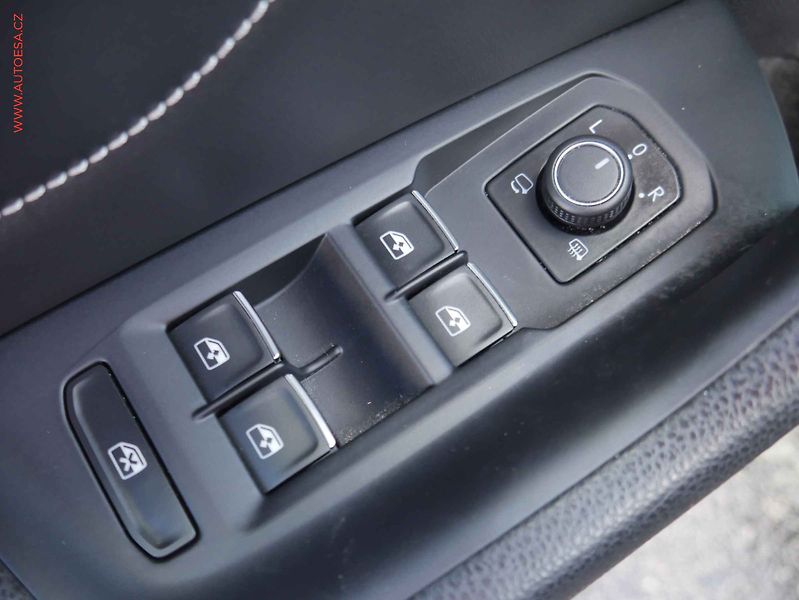 Volkswagen Passat (2020) 2.0TDi, ELE, DSG, LED - fotka 17 z 25