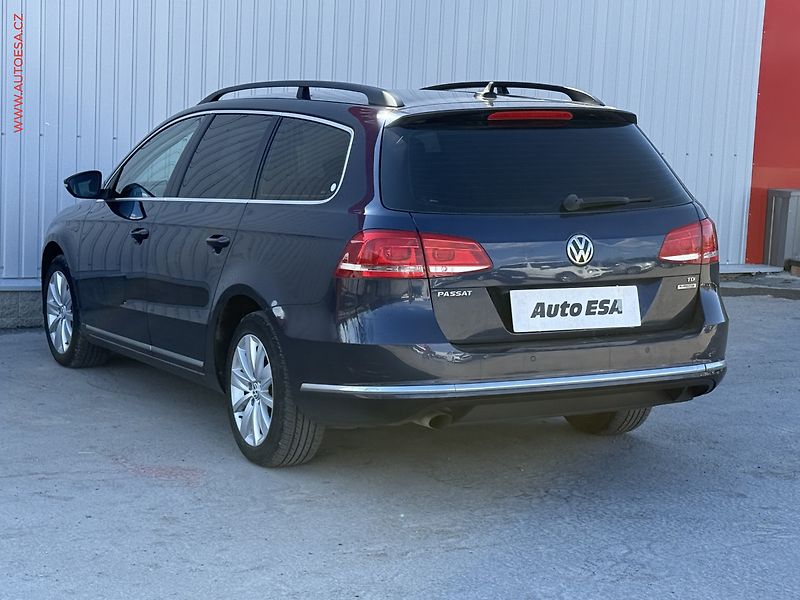 Volkswagen Passat (2013) 1.6TDi, AC, tempo, park.asist - fotka 6 z 16