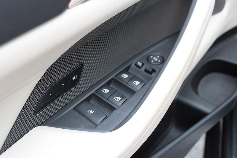 BMW Řada 4 M440i xDrive Convertible - fotka 11 z 23