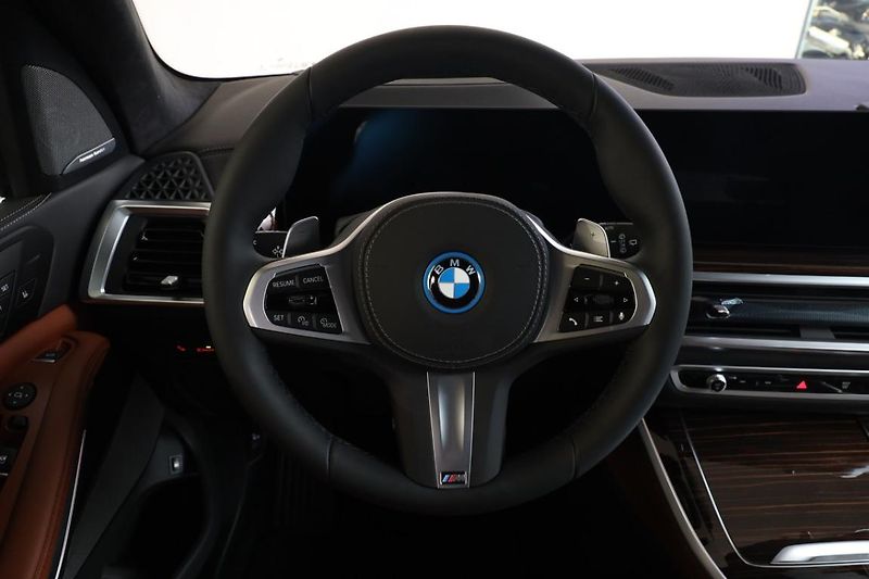 BMW X5 xDrive50e - fotka 10 z 18