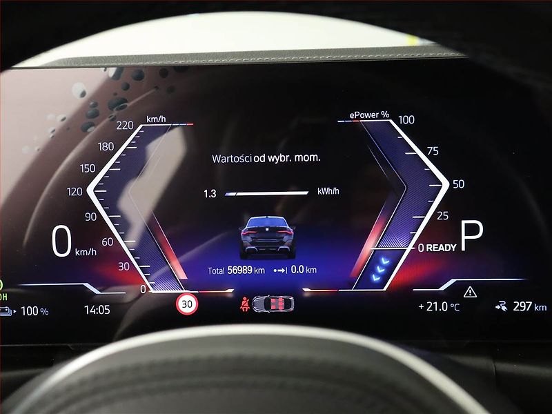 BMW i4 (2022) eDrive40, SoH 96% - fotka 11 z 24