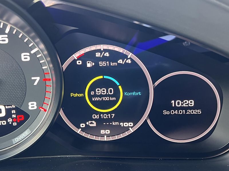 Porsche Cayenne (2018) 3.0i*V6*250KW*E-Hybrid - fotka 20 z 40