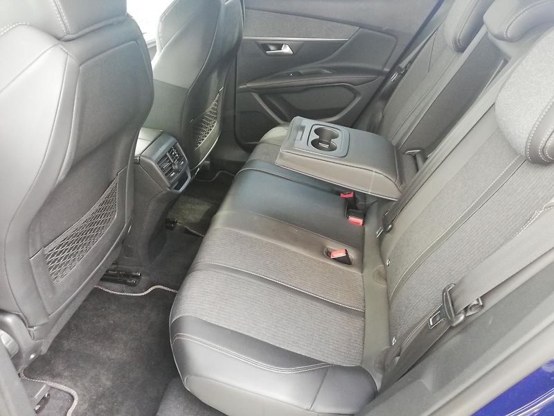 Peugeot 3008 (2017) GT-Line 2,0 bHDi 150k MAN6 - fotka 12 z 23